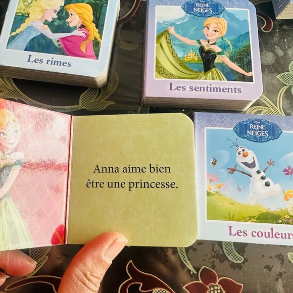 Disney La Reine des Neiges Colorful Book Collection - Picture 7 of 11